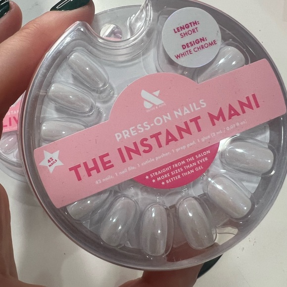 The Instant Mani Press-On Nails - pink, white, and swirl set - Picture 3 of 4